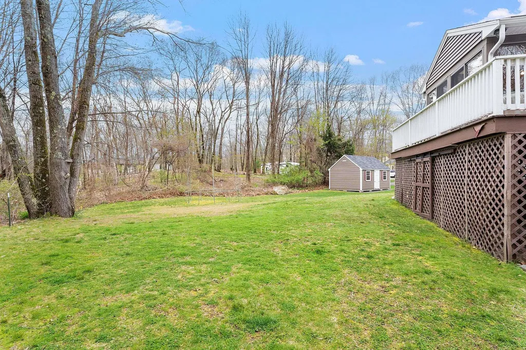 10 Merrill Drive Atkinson NH 03811
