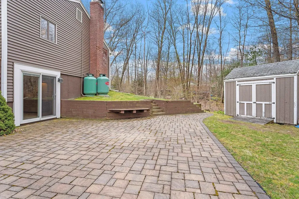 10 Merrill Drive Atkinson NH 03811