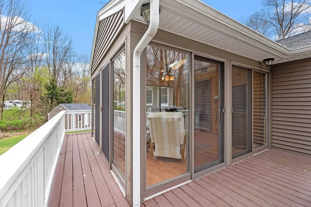 10 Merrill Drive Atkinson NH 03811