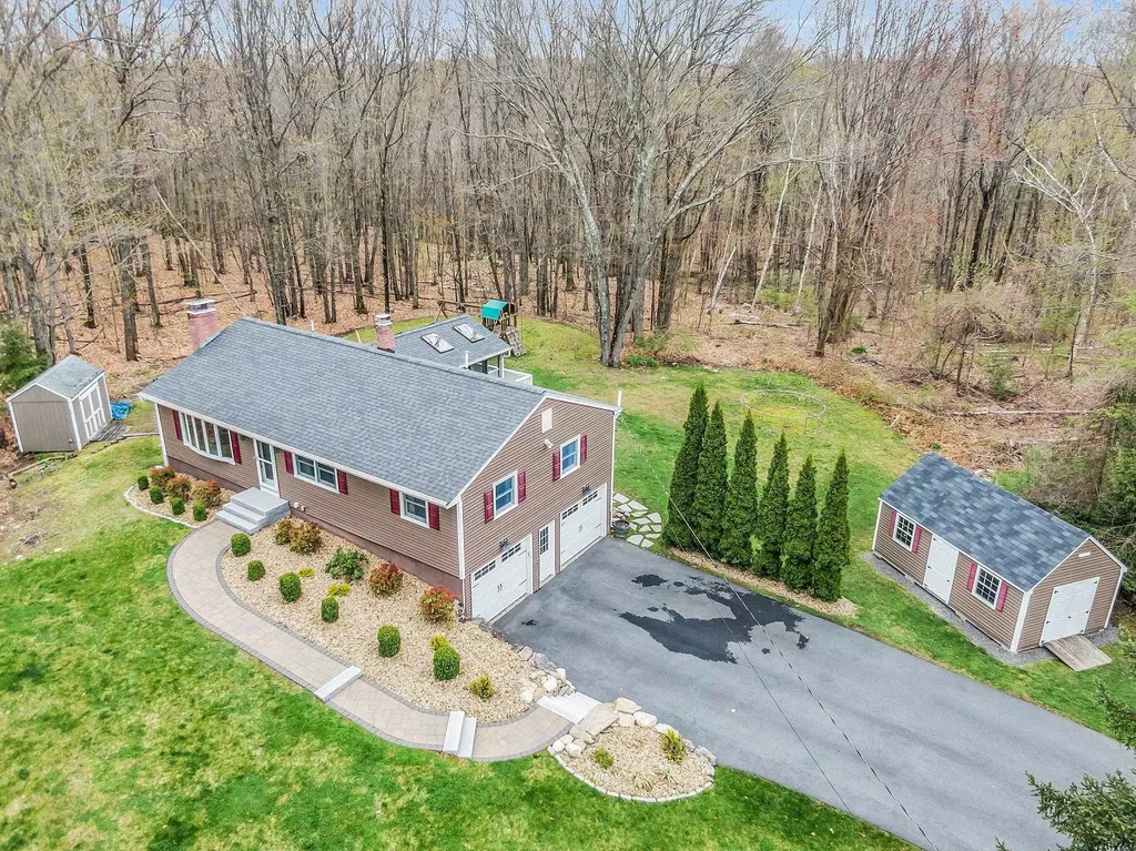 10 Merrill Drive Atkinson NH 03811