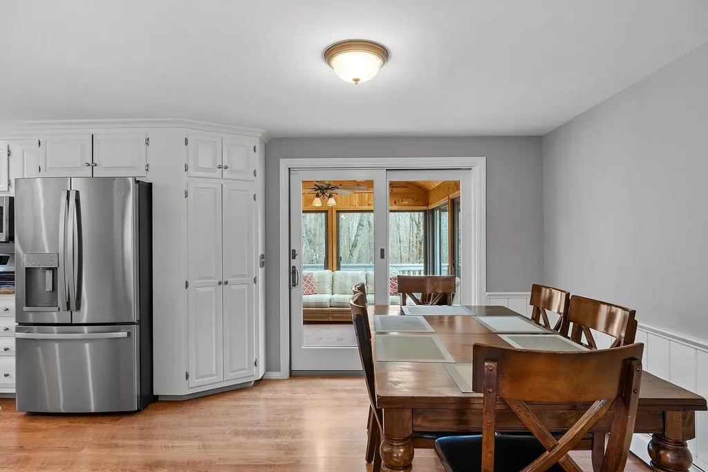 10 Merrill Drive Atkinson NH 03811