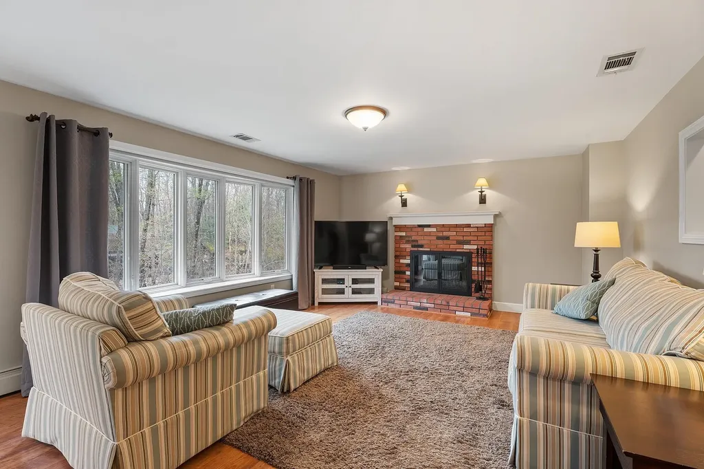 10 Merrill Drive Atkinson NH 03811