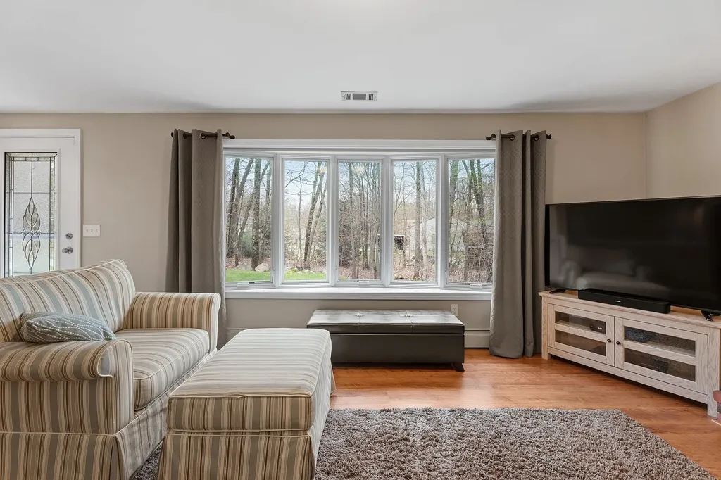 10 Merrill Drive Atkinson NH 03811