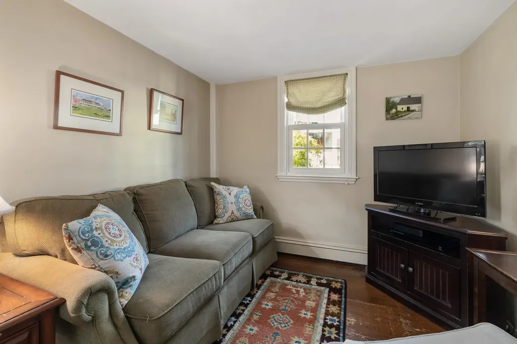33 Piscataqua Street New Castle NH 03854