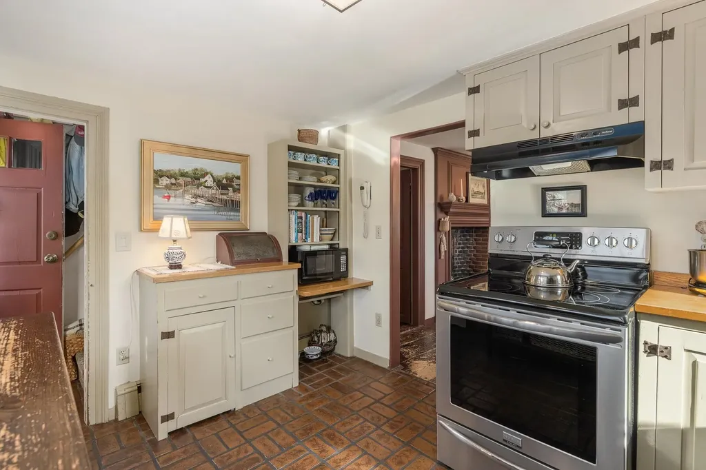 33 Piscataqua Street New Castle NH 03854