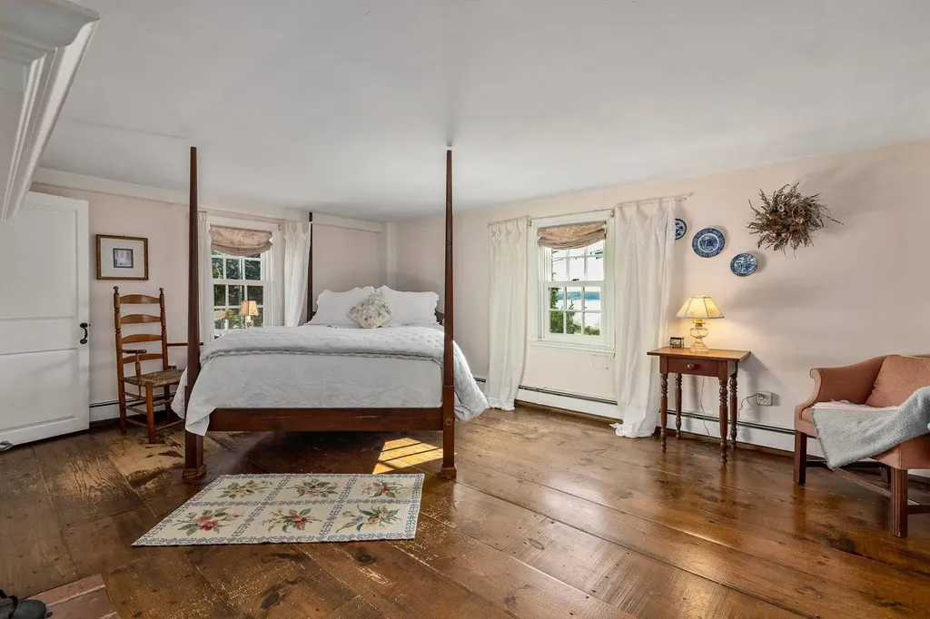 33 Piscataqua Street New Castle NH 03854