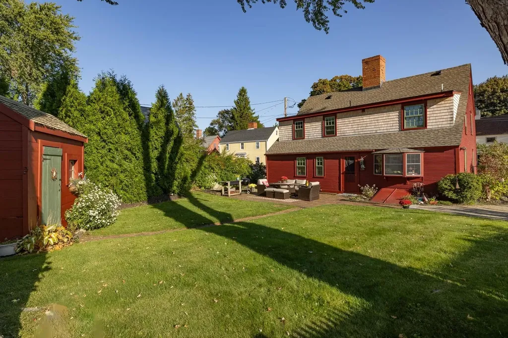 33 Piscataqua Street New Castle NH 03854