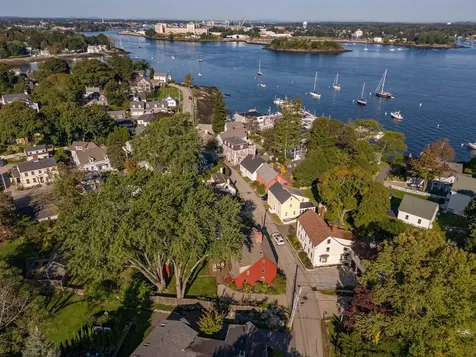33 Piscataqua Street New Castle NH 03854
