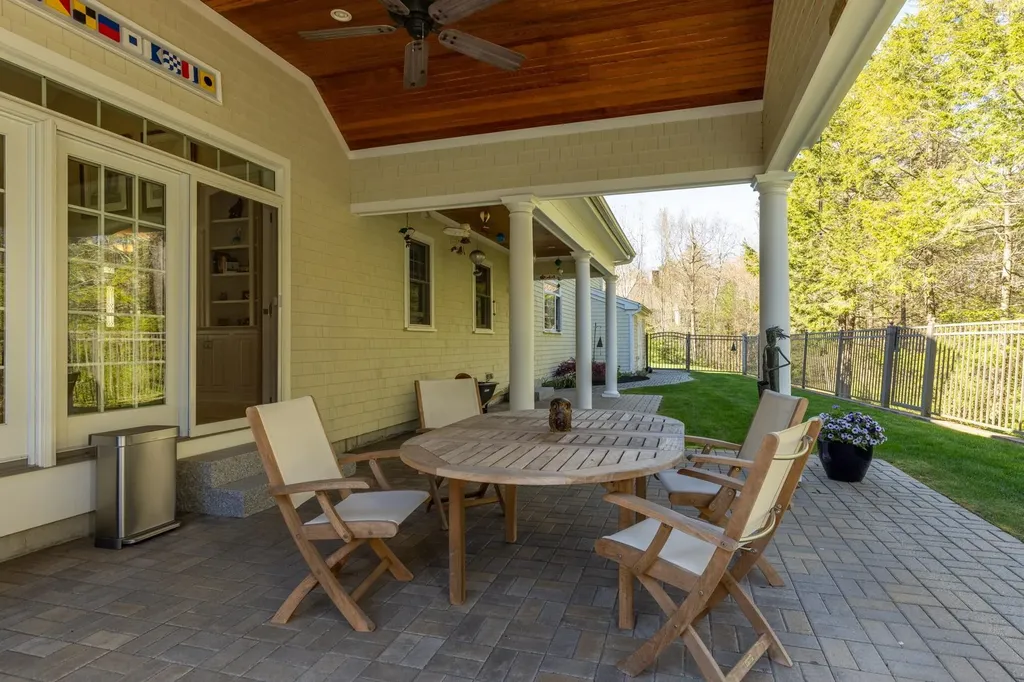 9 Whitehorse Drive Rye NH 03870