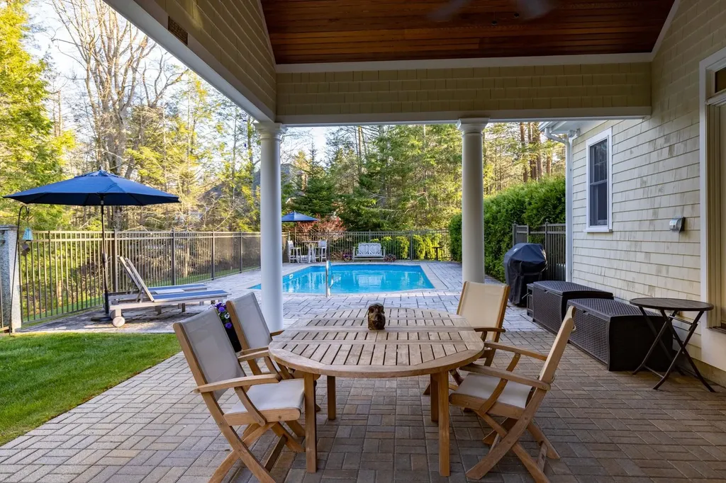9 Whitehorse Drive Rye NH 03870
