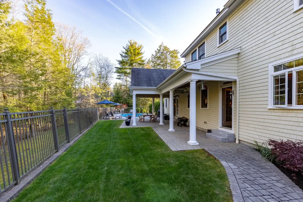 9 Whitehorse Drive Rye NH 03870