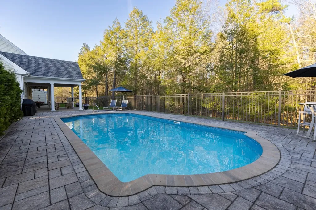 9 Whitehorse Drive Rye NH 03870