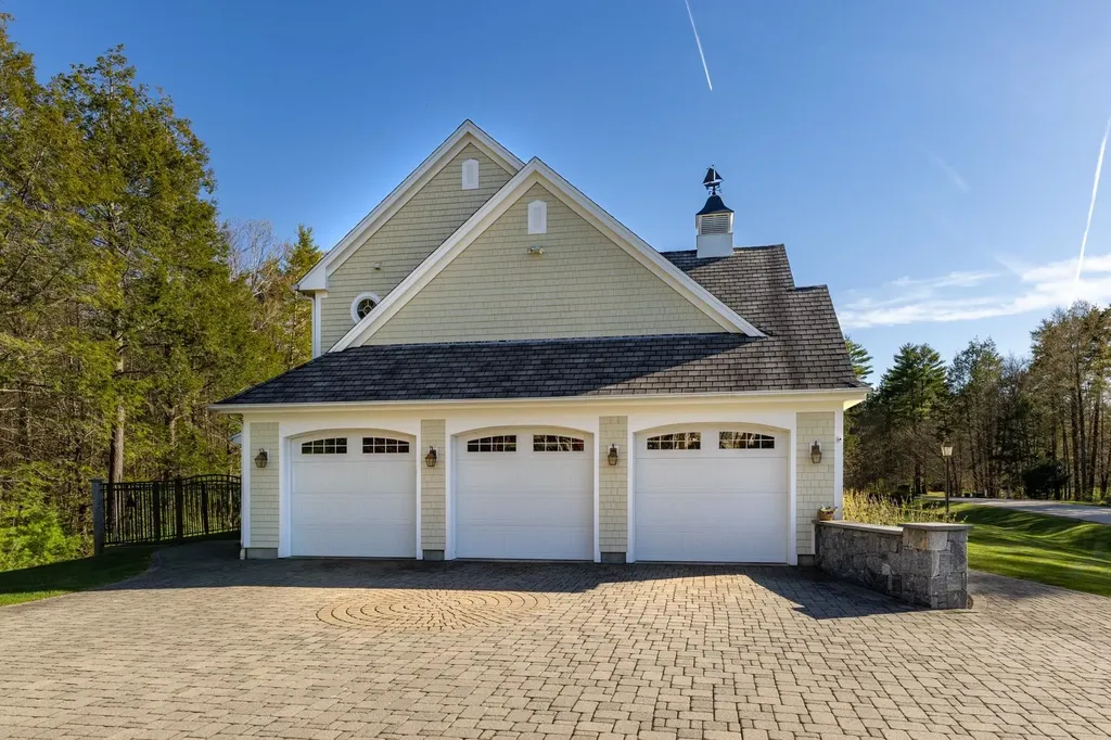 9 Whitehorse Drive Rye NH 03870