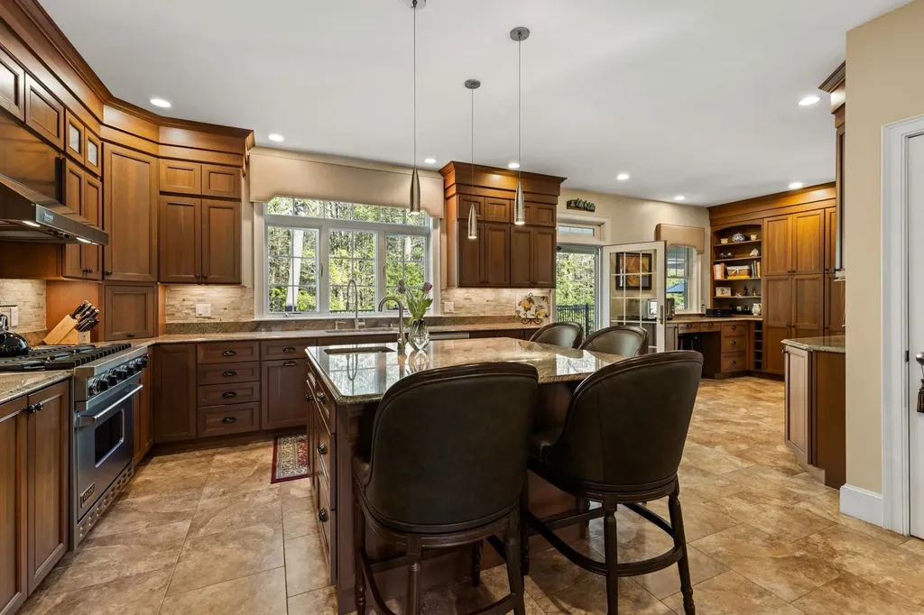 9 Whitehorse Drive Rye NH 03870