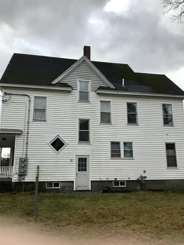 19 Library Street Hudson NH 03051