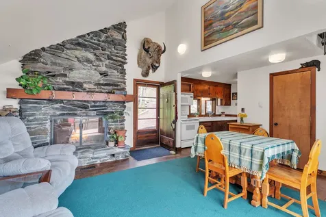 402 Great Hawk Road Rochester VT 05767-8811