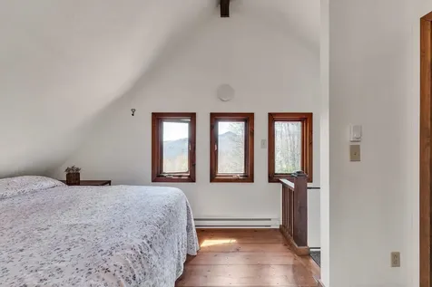 402 Great Hawk Road Rochester VT 05767-8811