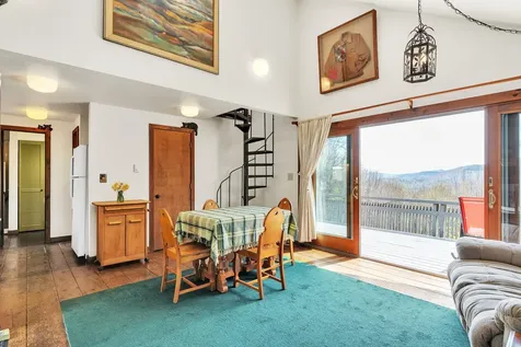 402 Great Hawk Road Rochester VT 05767-8811