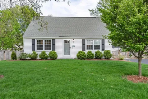 9 Terry Street Nashua NH 03064