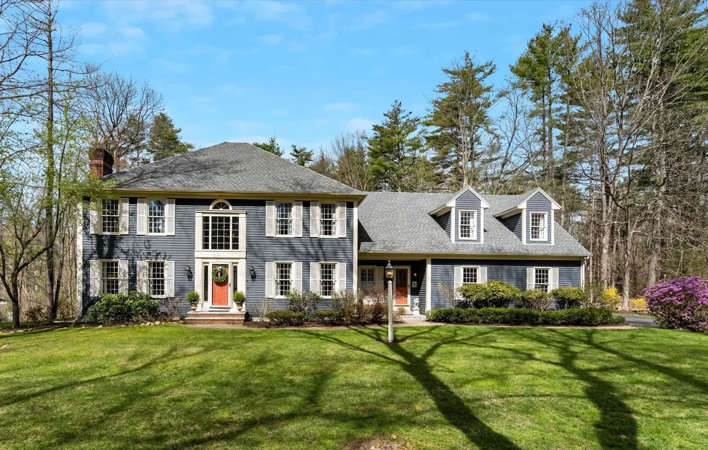 18 Sparrow Lane Bedford NH 03110