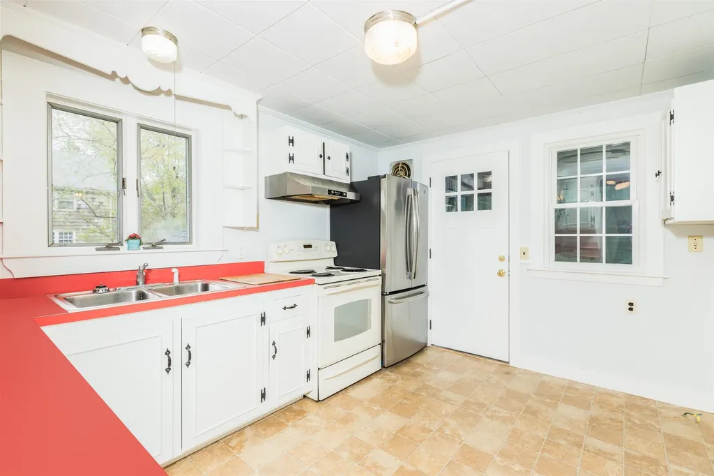 8 Thompson Lane Durham NH 03824