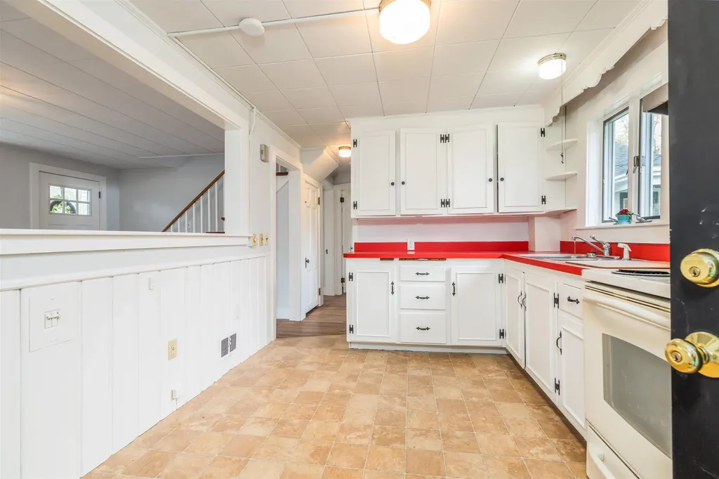 8 Thompson Lane Durham NH 03824