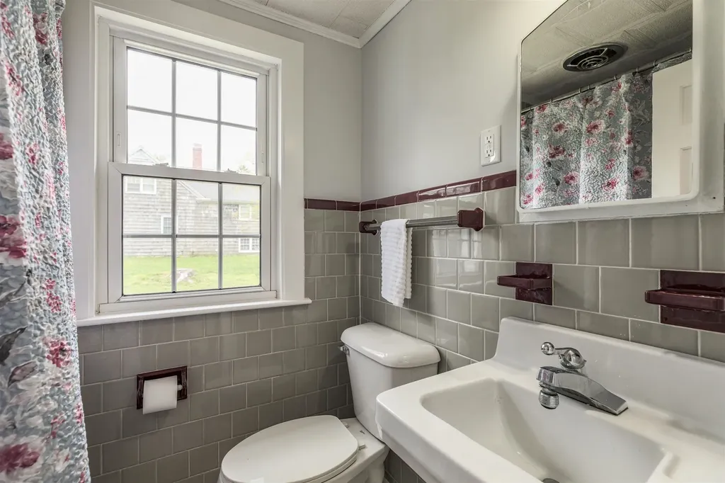 8 Thompson Lane Durham NH 03824
