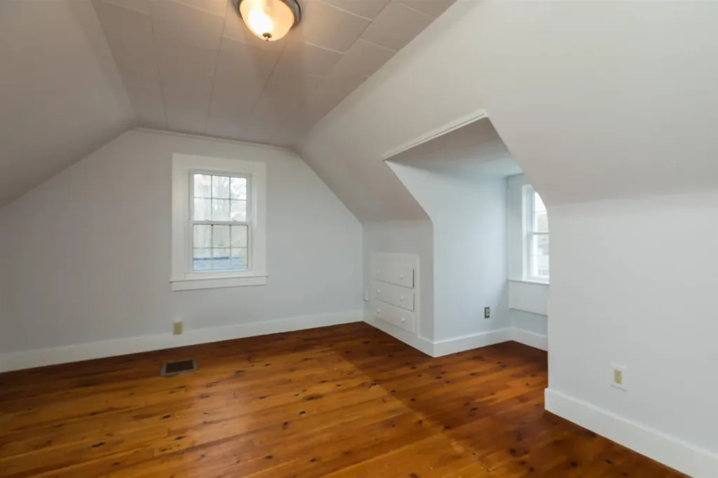8 Thompson Lane Durham NH 03824