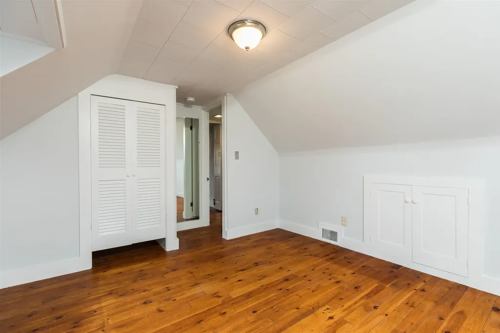 8 Thompson Lane Durham NH 03824