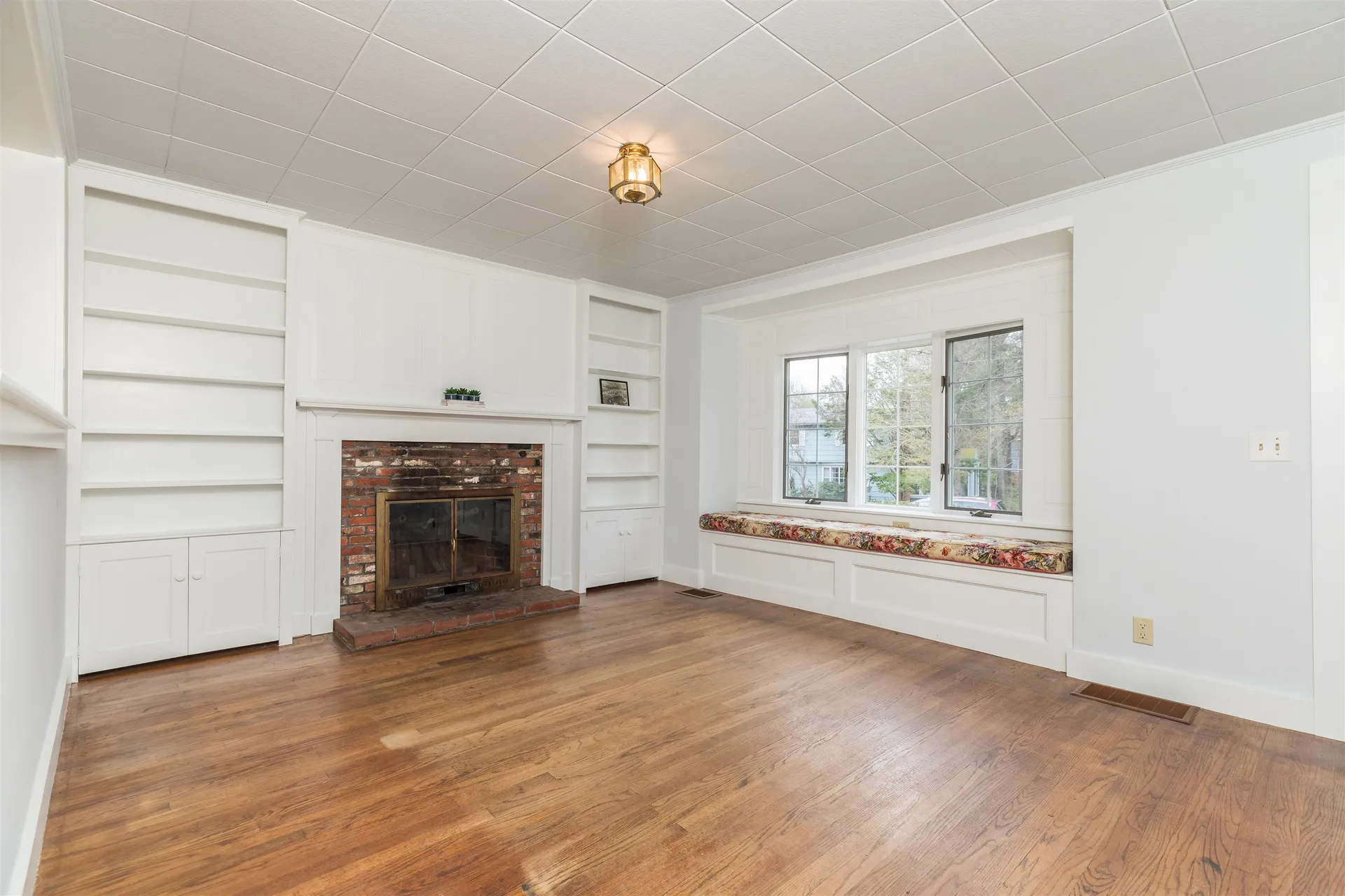 8 Thompson Lane Durham NH 03824