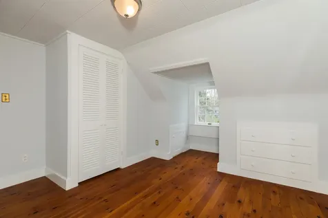 8 Thompson Lane Durham NH 03824