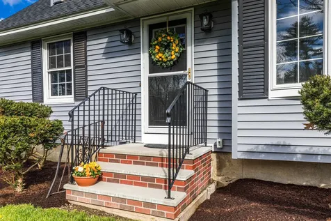 8 Thompson Lane Durham NH 03824