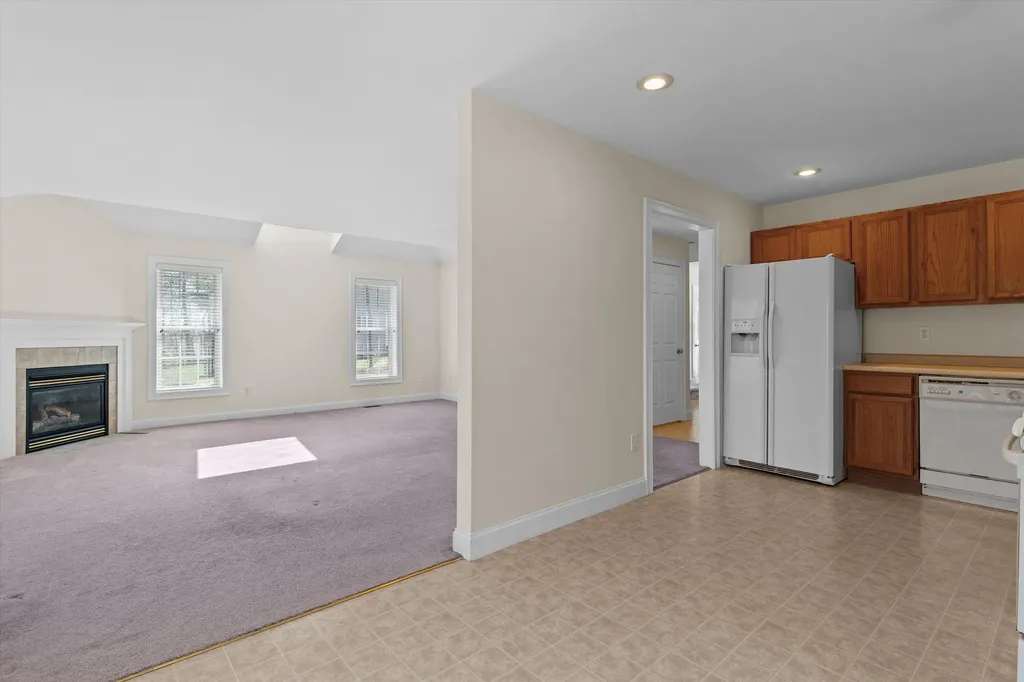 9 Lilac Lane Newmarket NH 03857