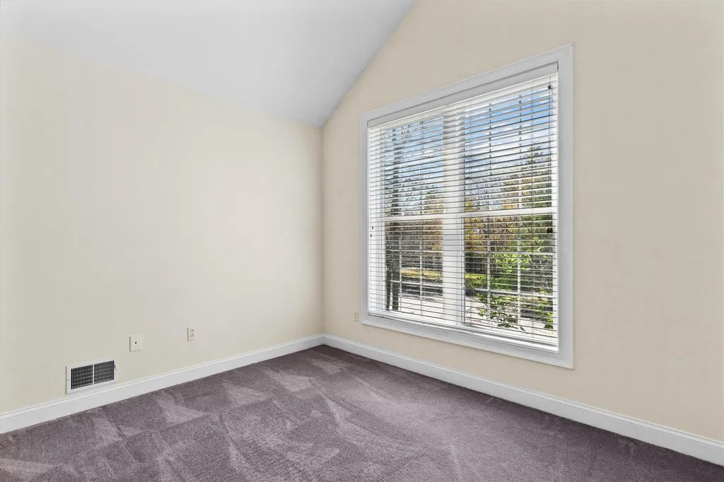 9 Lilac Lane Newmarket NH 03857