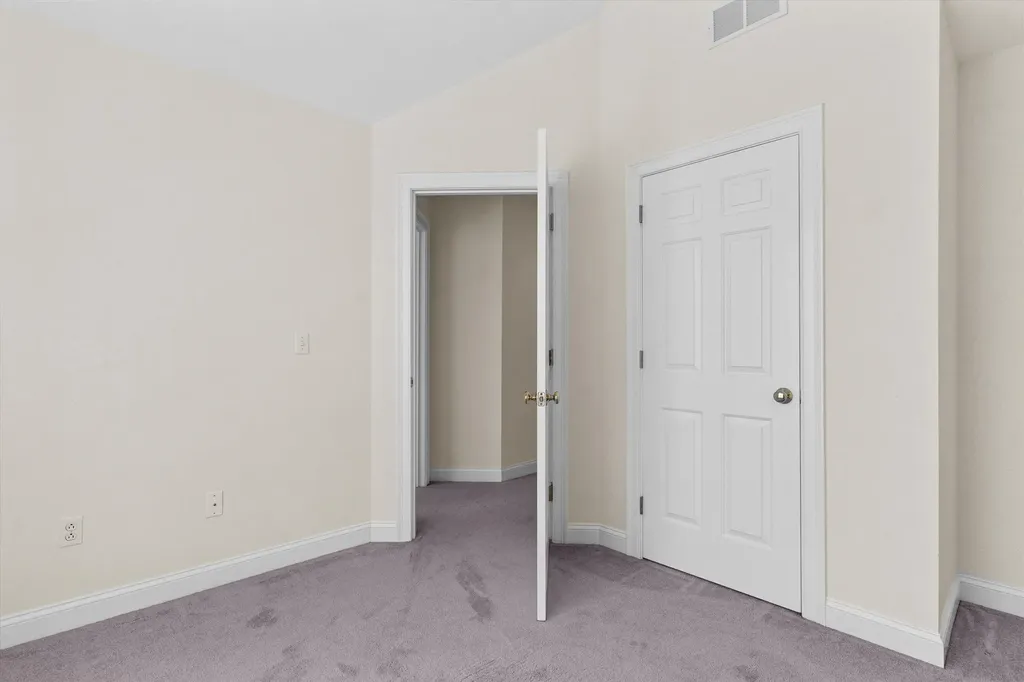 9 Lilac Lane Newmarket NH 03857