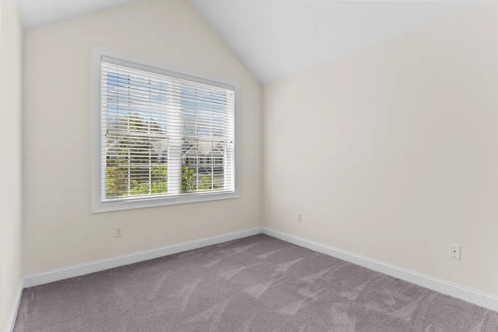 9 Lilac Lane Newmarket NH 03857