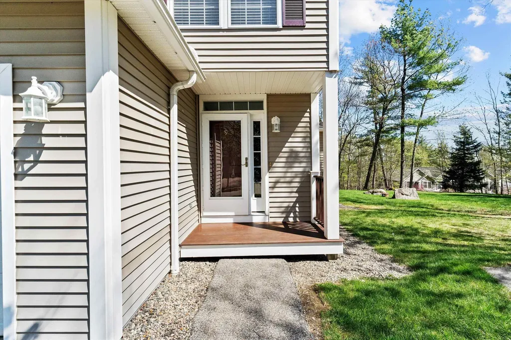 9 Lilac Lane Newmarket NH 03857