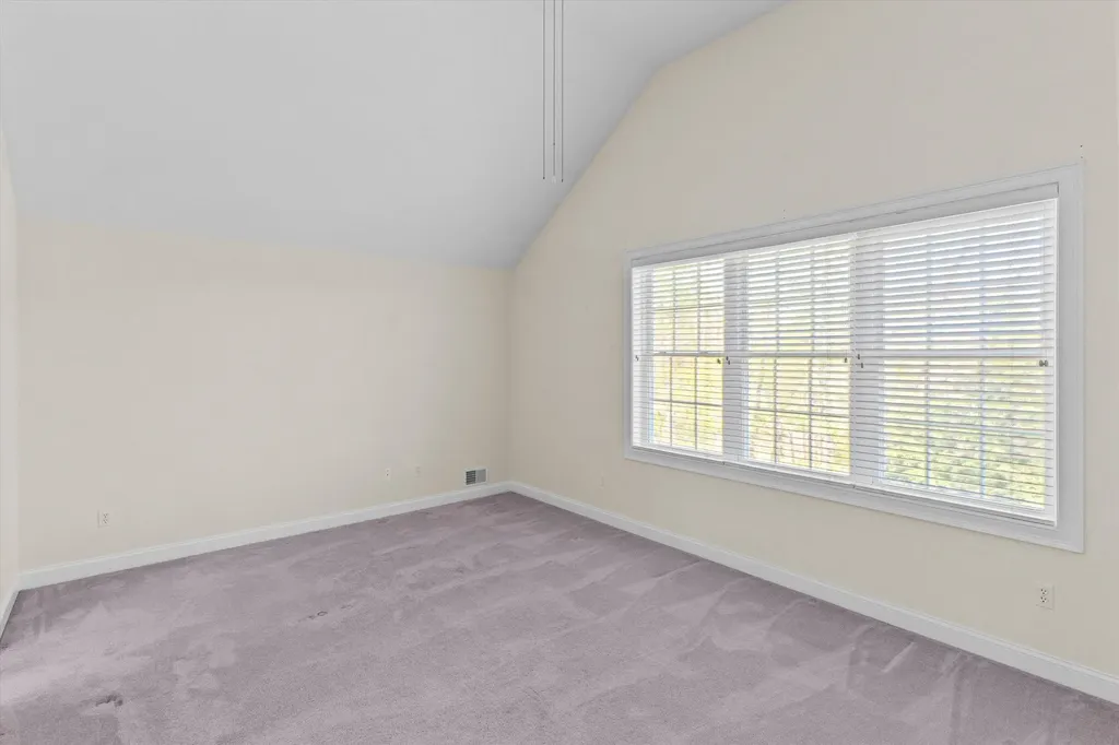 9 Lilac Lane Newmarket NH 03857