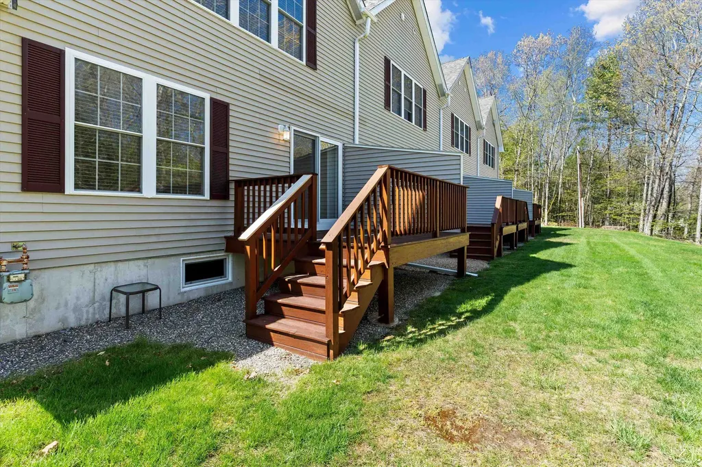 9 Lilac Lane Newmarket NH 03857