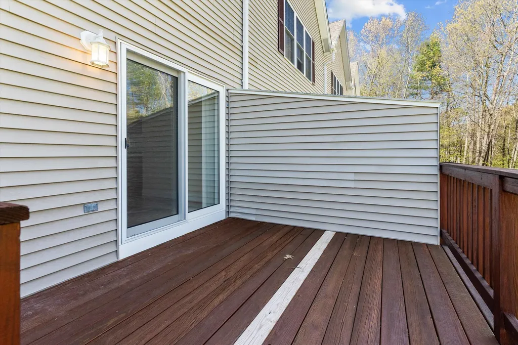 9 Lilac Lane Newmarket NH 03857