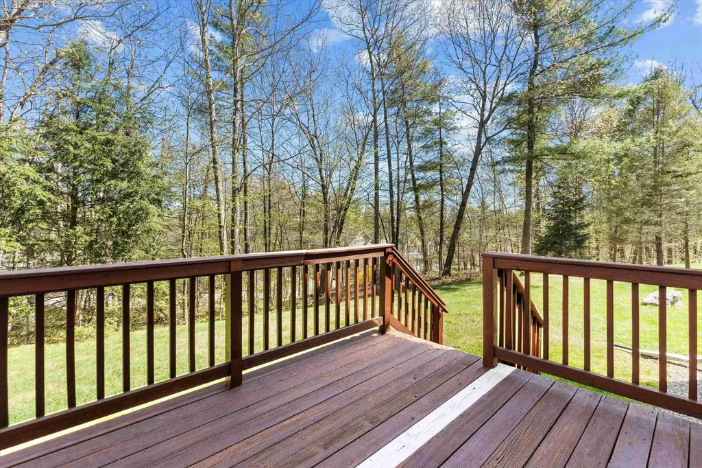 9 Lilac Lane Newmarket NH 03857