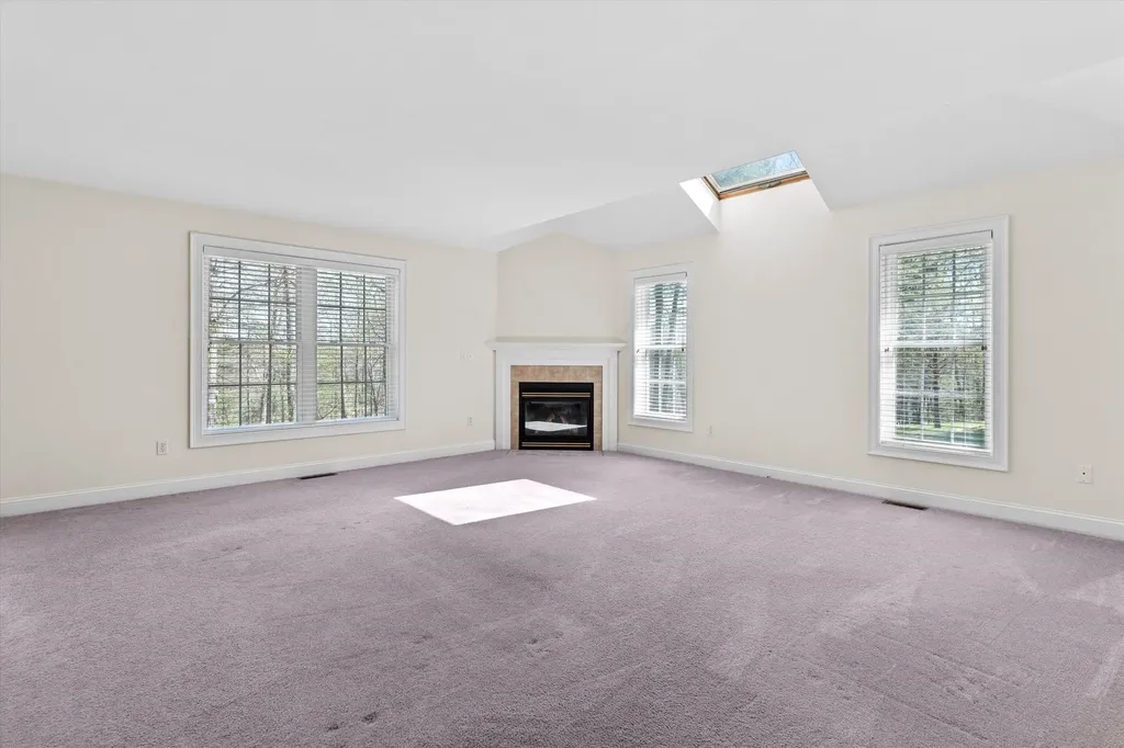 9 Lilac Lane Newmarket NH 03857