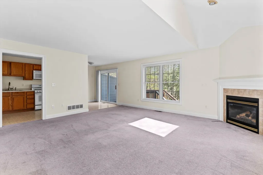9 Lilac Lane Newmarket NH 03857