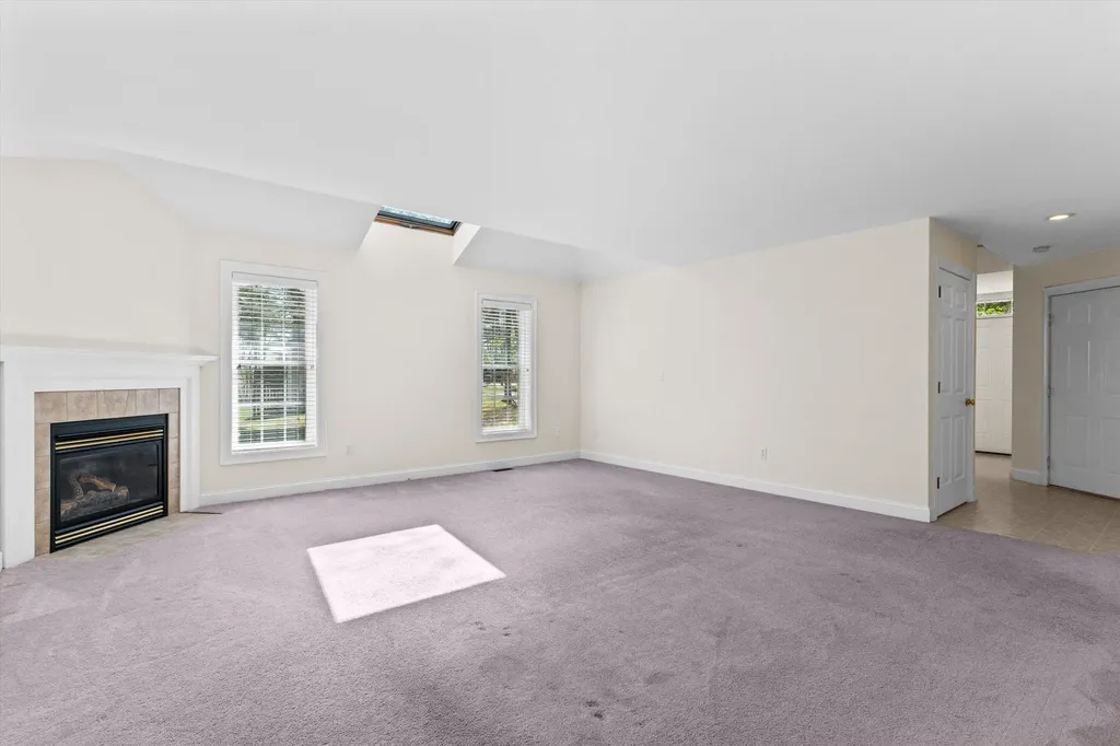 9 Lilac Lane Newmarket NH 03857