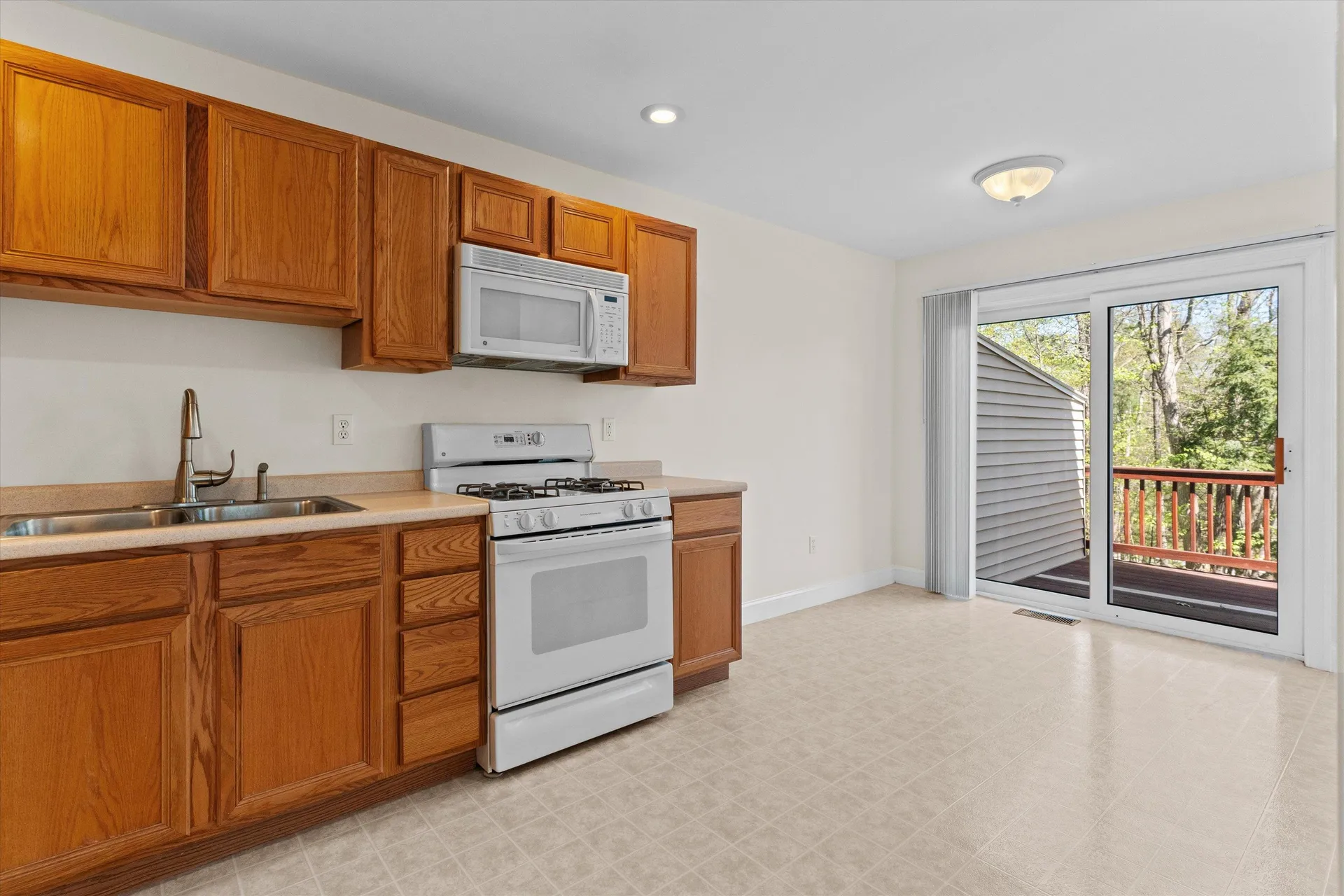 9 Lilac Lane Newmarket NH 03857