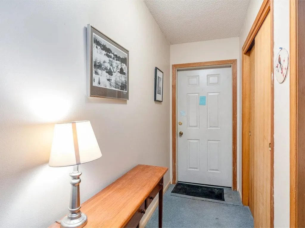 25 Bayberry Lane South Burlington VT 05403