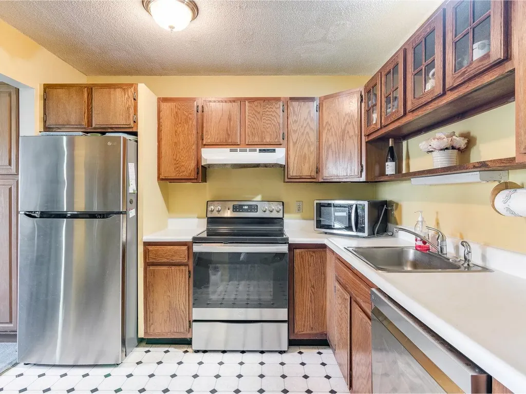 25 Bayberry Lane South Burlington VT 05403