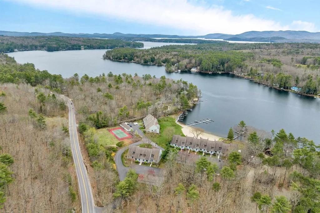68 Governor Wentworth Highway Tuftonboro NH 03853