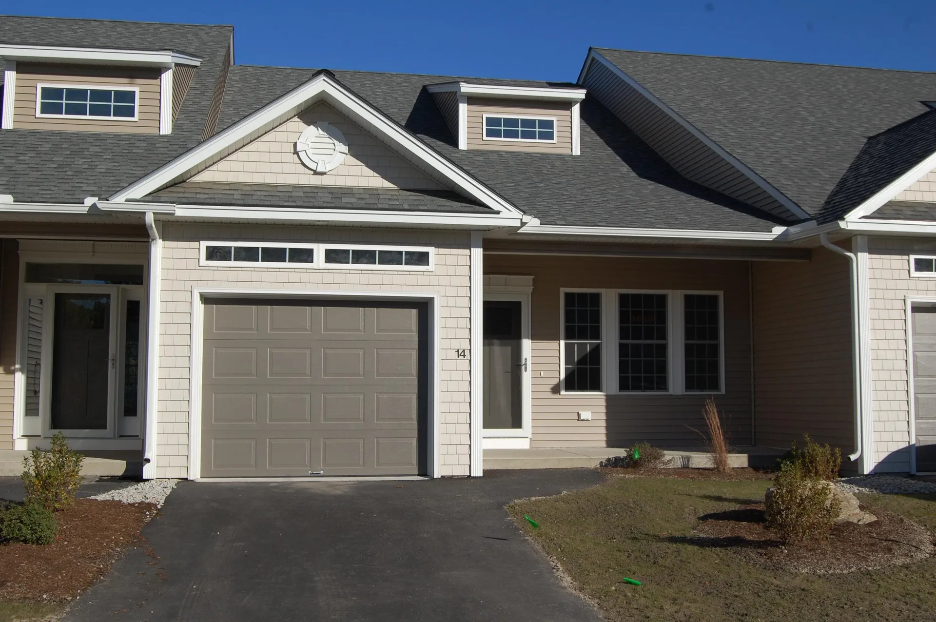 14 Sheffield Way Londonderry NH 03053