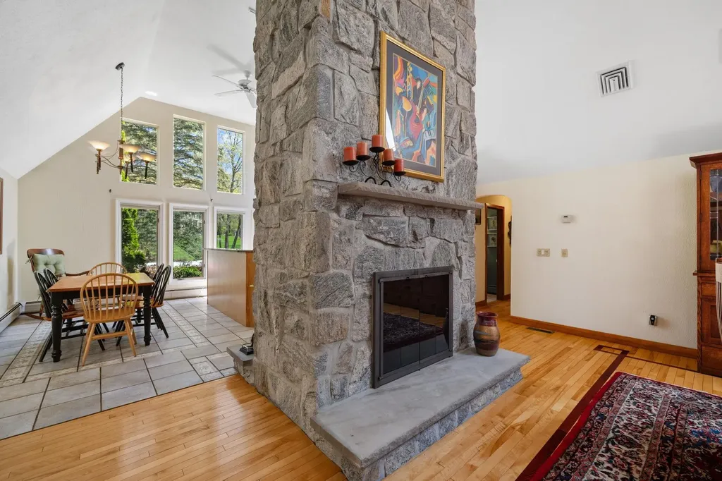 4 Floral Street Windham NH 03087